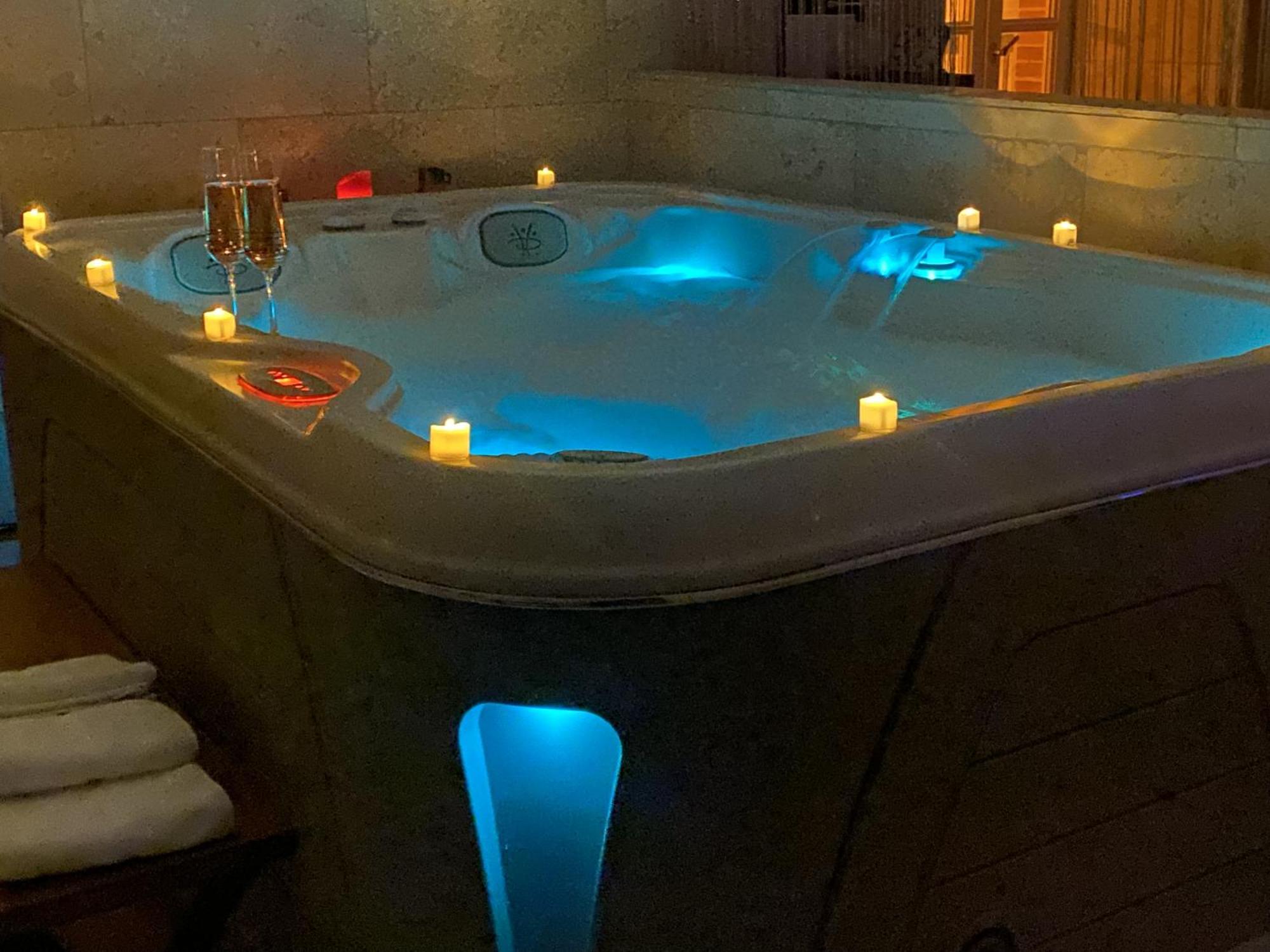 Verfeil  Le Prieure - Suites Romantiques Spa Privatif, Piscine, Jardin, Massages Proche De Toulouse מראה חיצוני תמונה